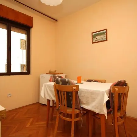 With A Parking Space Jelsa, Hvar - 4595 Apartment Jelsa (Hvar)