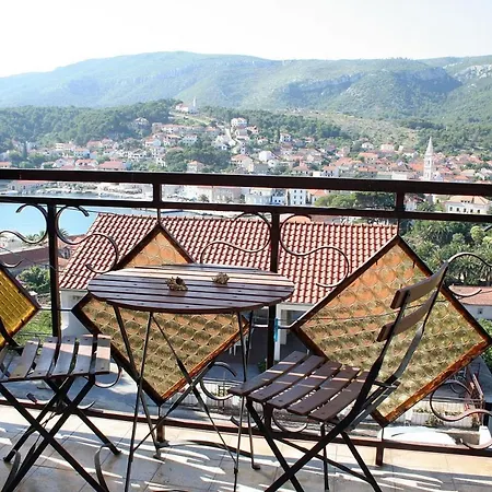 With A Parking Space Jelsa, Hvar - 4595 Apartment *
